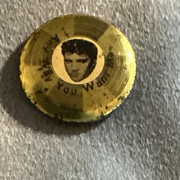 Elvis Any Way You Want Me  Pin badge Button Vintage Elvis Presley Promo Pin - Picture 3 of 13